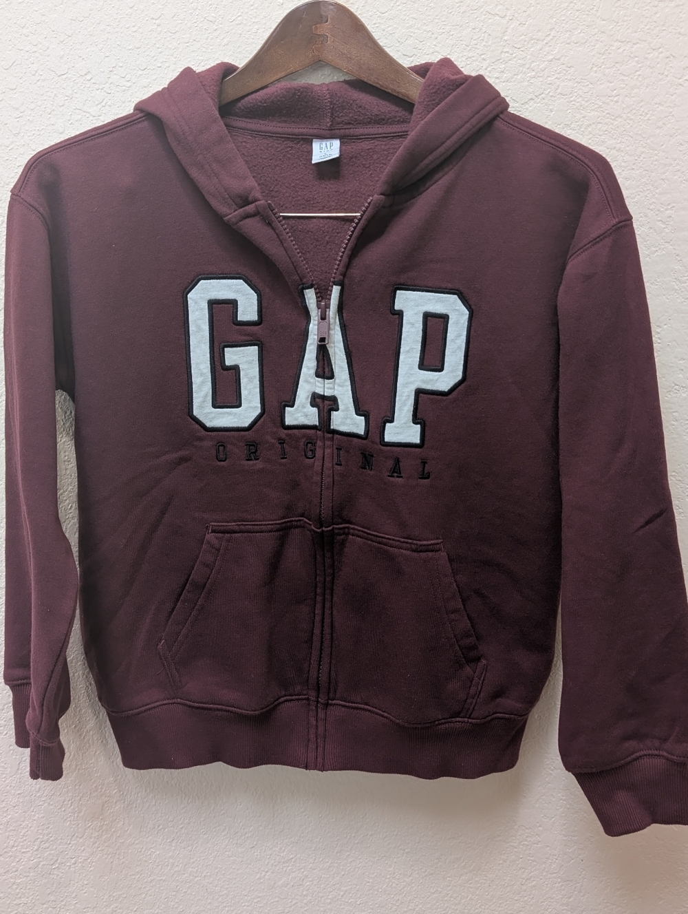 Gap Relaxed Fit Full Zip Unisex Burgundy Youth Hooded Jacket W/ Logo. Size Large